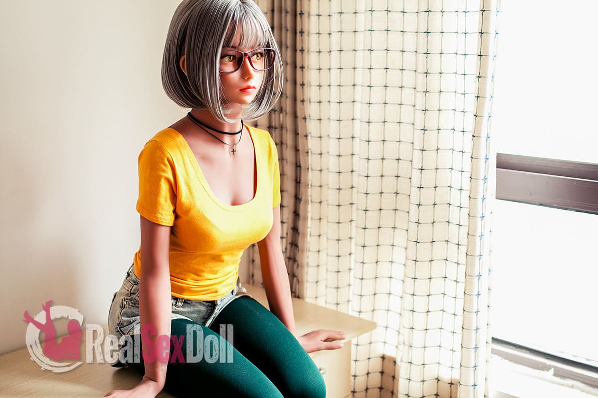 157cm / 5ft2 B-cup Love Doll Leni vista 5