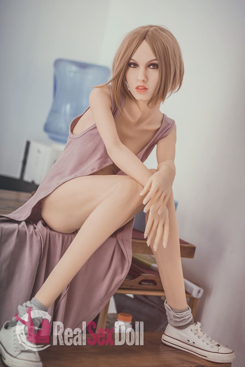 168cm / 5ft6 A-cup Real Sex Doll Petra vista 8