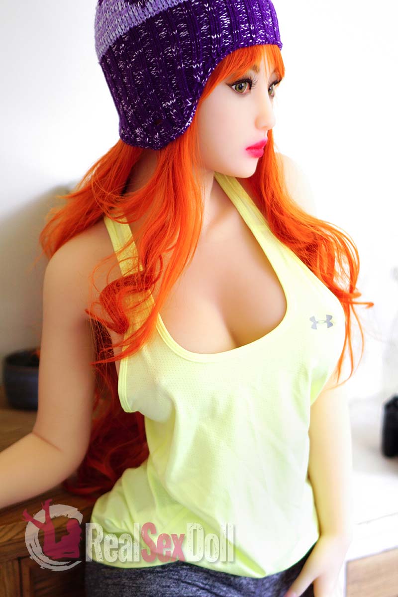 150cm / 4ft11 G-cup Sensational Looking Sex Doll Eirian vista 6