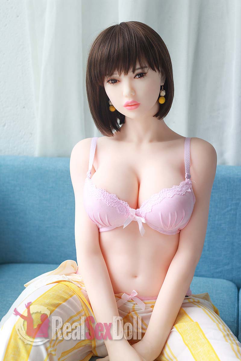 165cm / 5ft5 F-Cup Busty Sex Doll Solange vista 4