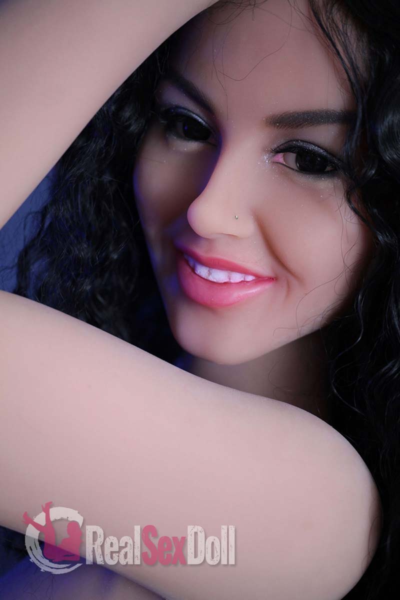 159cm /5ft2 C-cup Smile Sex Doll Yara vista 3