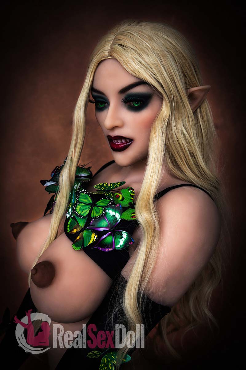 165cm /5ft5 E cup Vampire Sex Doll Natalie vista 7
