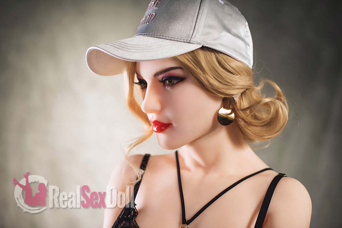 160cm / 5ft3 B-Cup Flat Chest Sex Doll Lorelai vista 3