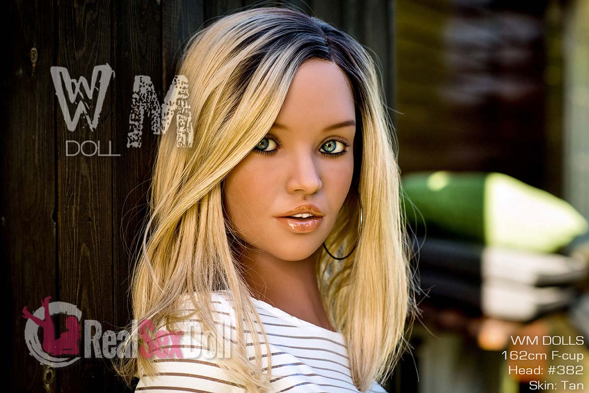 162cm / 5ft4 F-cup Life Size Doll Alison vista 3