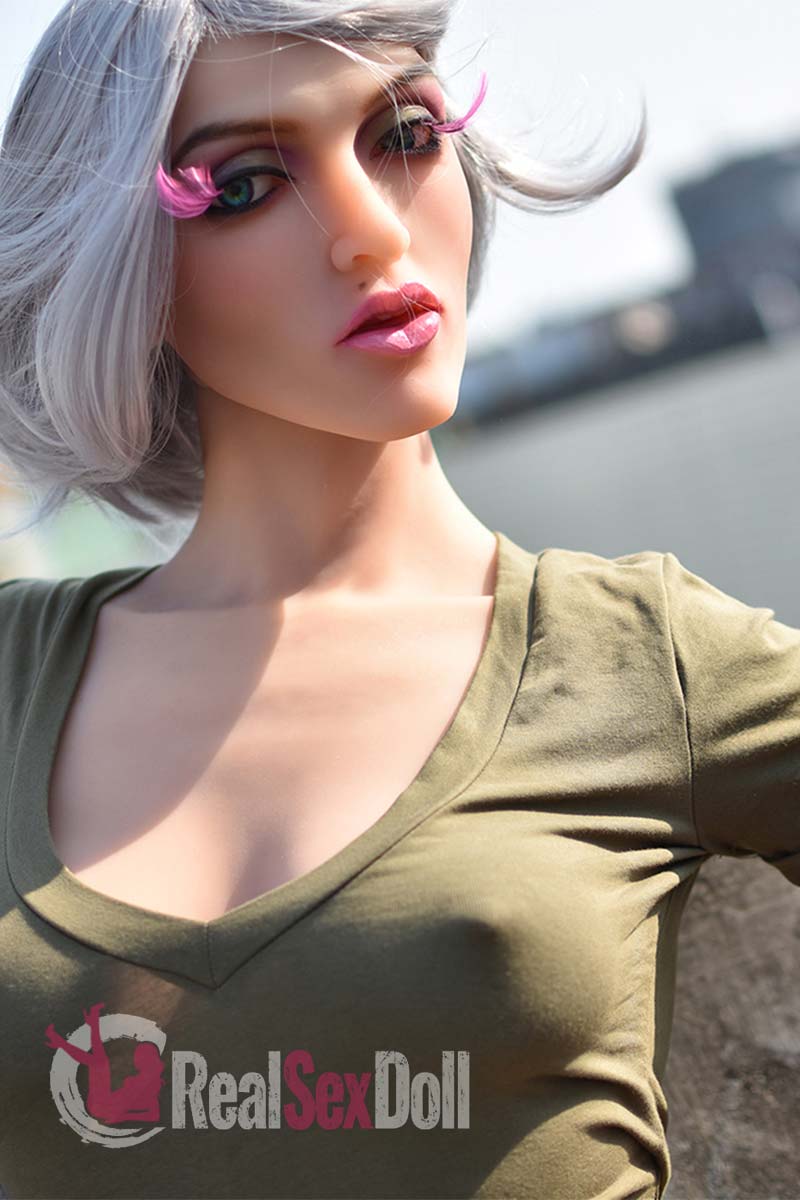 163cm / 5ft4  B-cup Sensational Looking Sex Doll Lilac vista 7