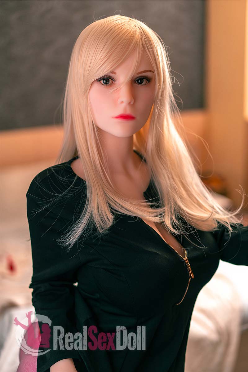 160cm / 5ft3 L-cup Amorous Blonde Silicone Love Doll Taryn vista 5