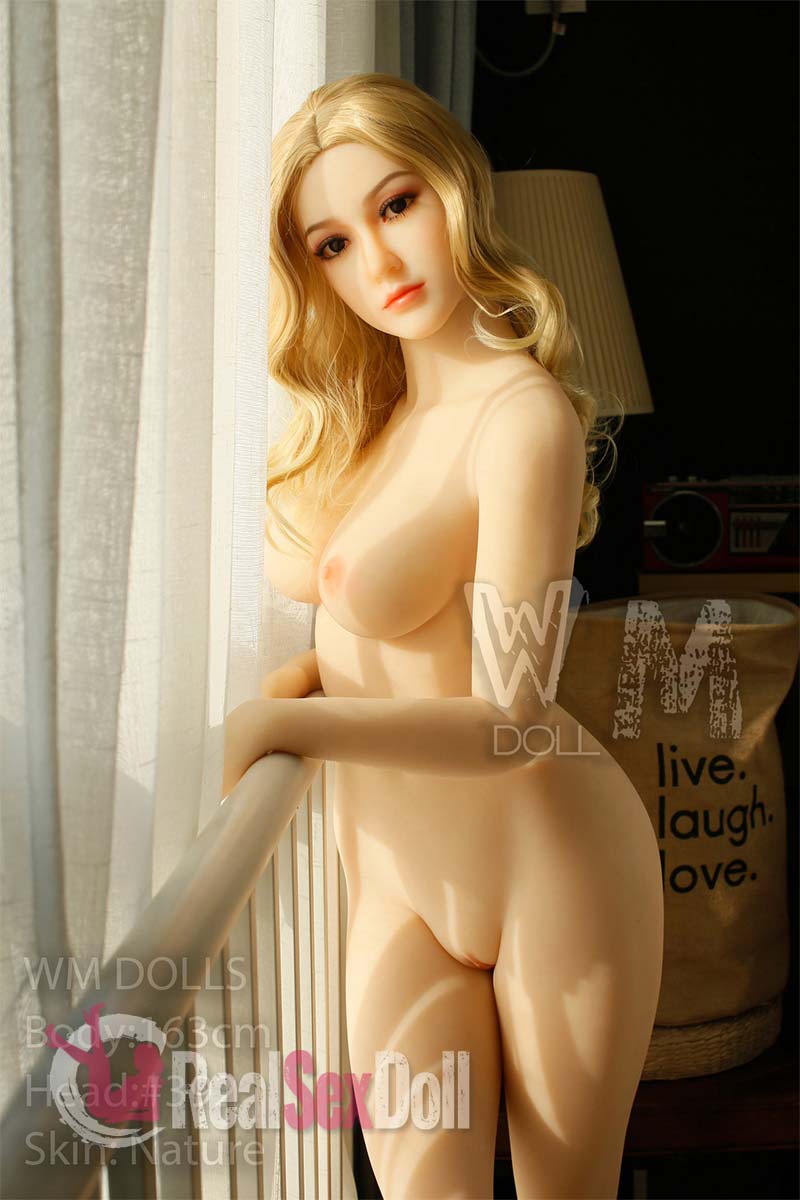 163cm / 5ft4 C-cup Realsexdoll Maude vista 3