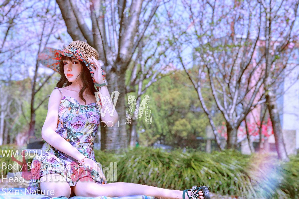 164cm /5ft4 Silicone Spring Picnic Real Doll Ariella vista 7