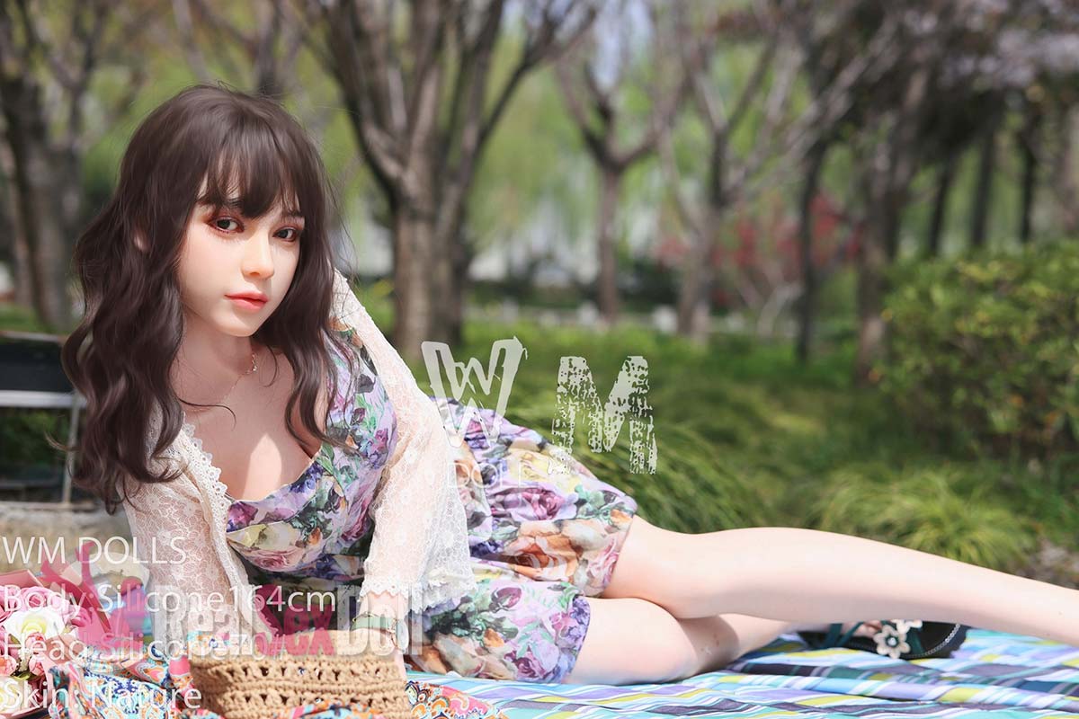 164cm /5ft4 Silicone Spring Picnic Real Doll Ariella vista 6