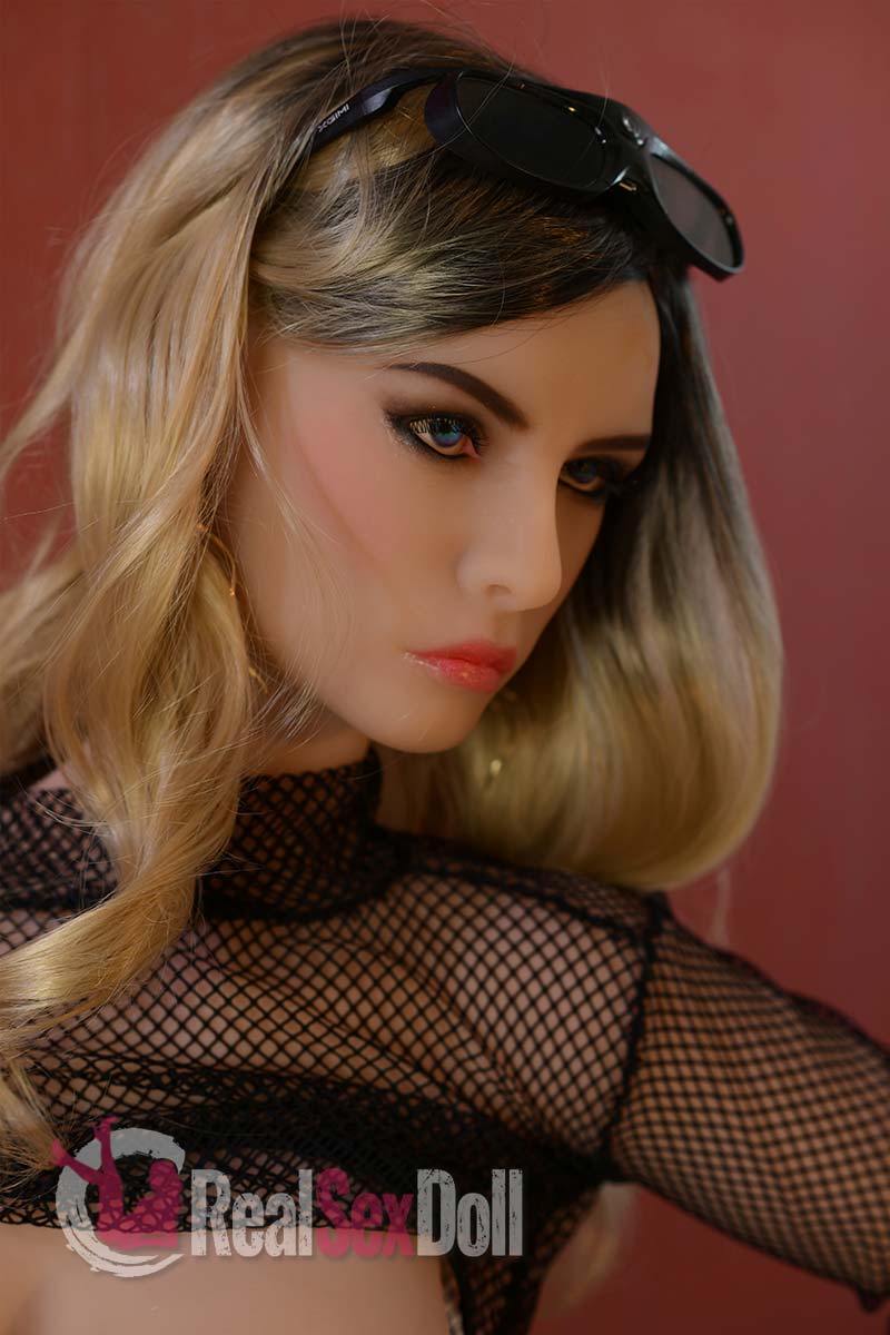 166cm / 5ft5 BBW Love Doll Adelyn vista 7