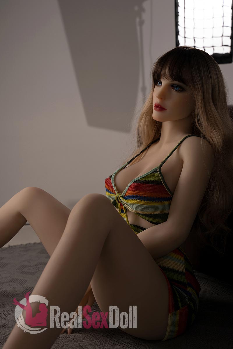 165cm / 5ft5 Sexy Love Doll Colette vista 6