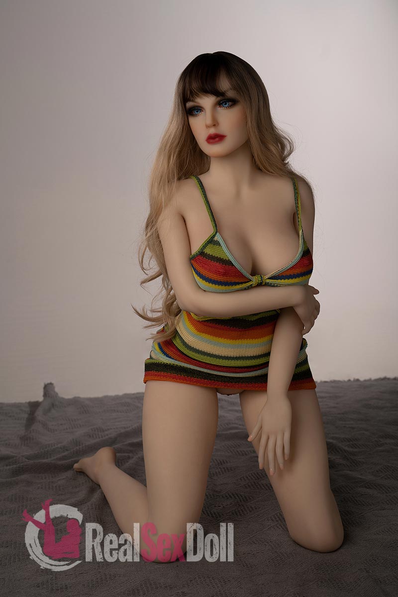 165cm / 5ft5 Sexy Love Doll Colette vista 8