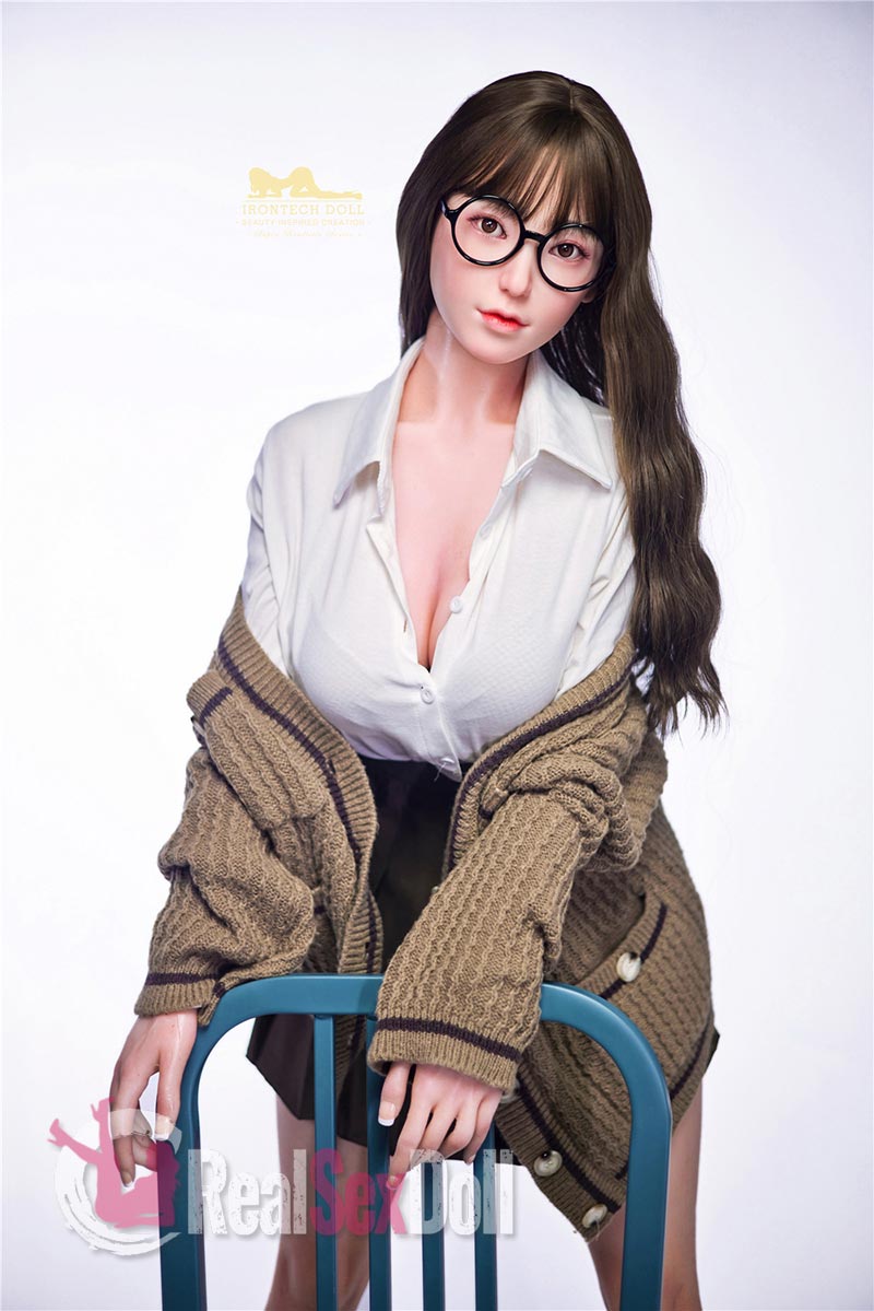 153cm/4ft11 F-cup Asian Silicone Sex Doll Miku vista 5