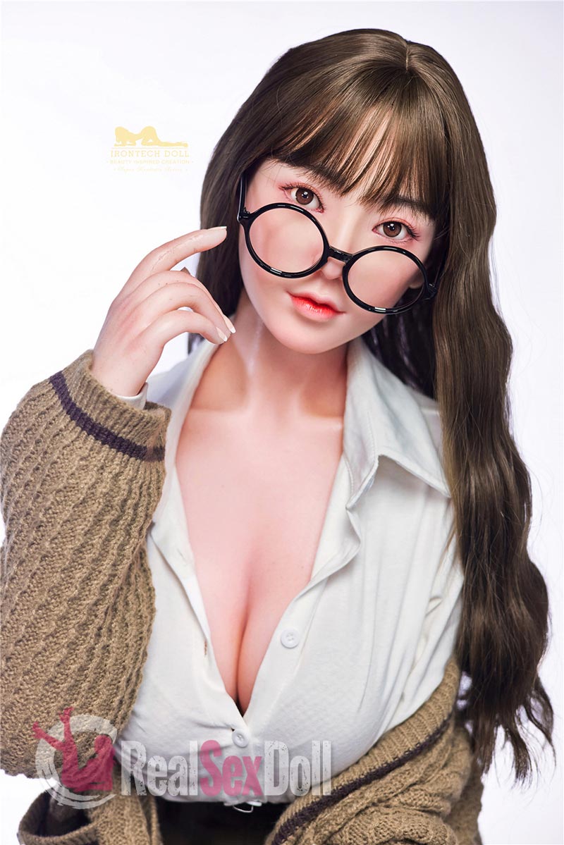 153cm/4ft11 F-cup Asian Silicone Sex Doll Miku vista 4