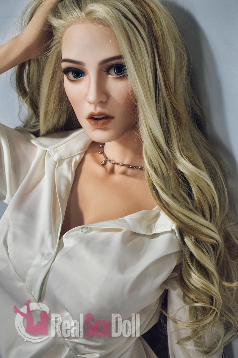 165cm/5ft5 Blonde Sex Doll Olivia Smith — 165cm — SILICONE