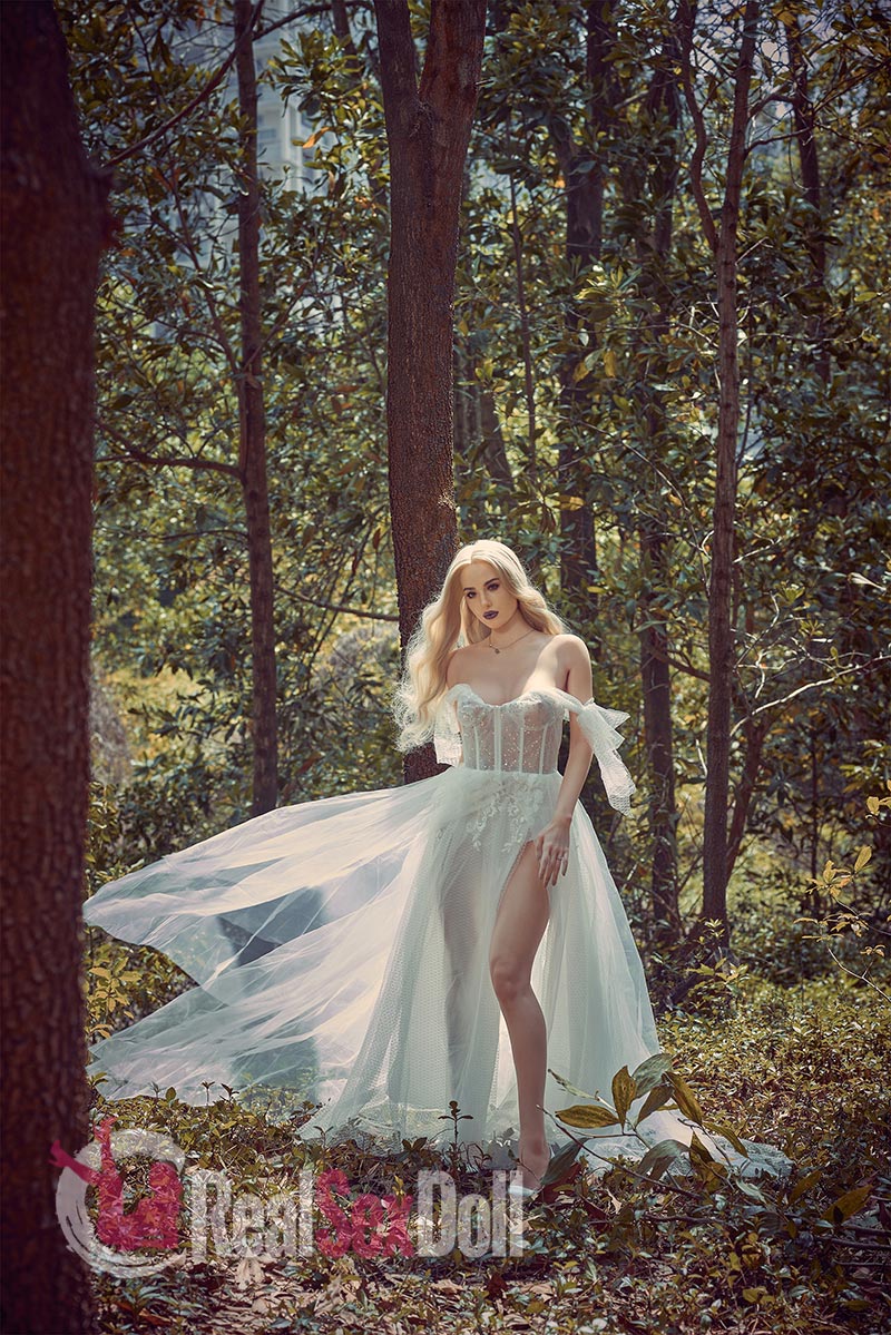170cm/5ft7 C-Cup Blonde Princess Carmen GE45-6 vista 8