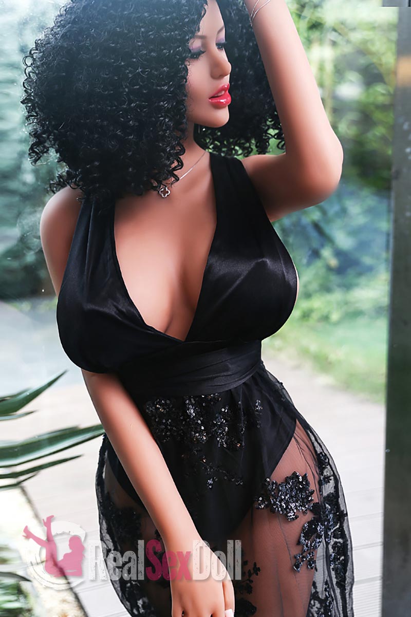 158cm/5ft2 J-cup Curvy Sex Doll Sophia vista 2