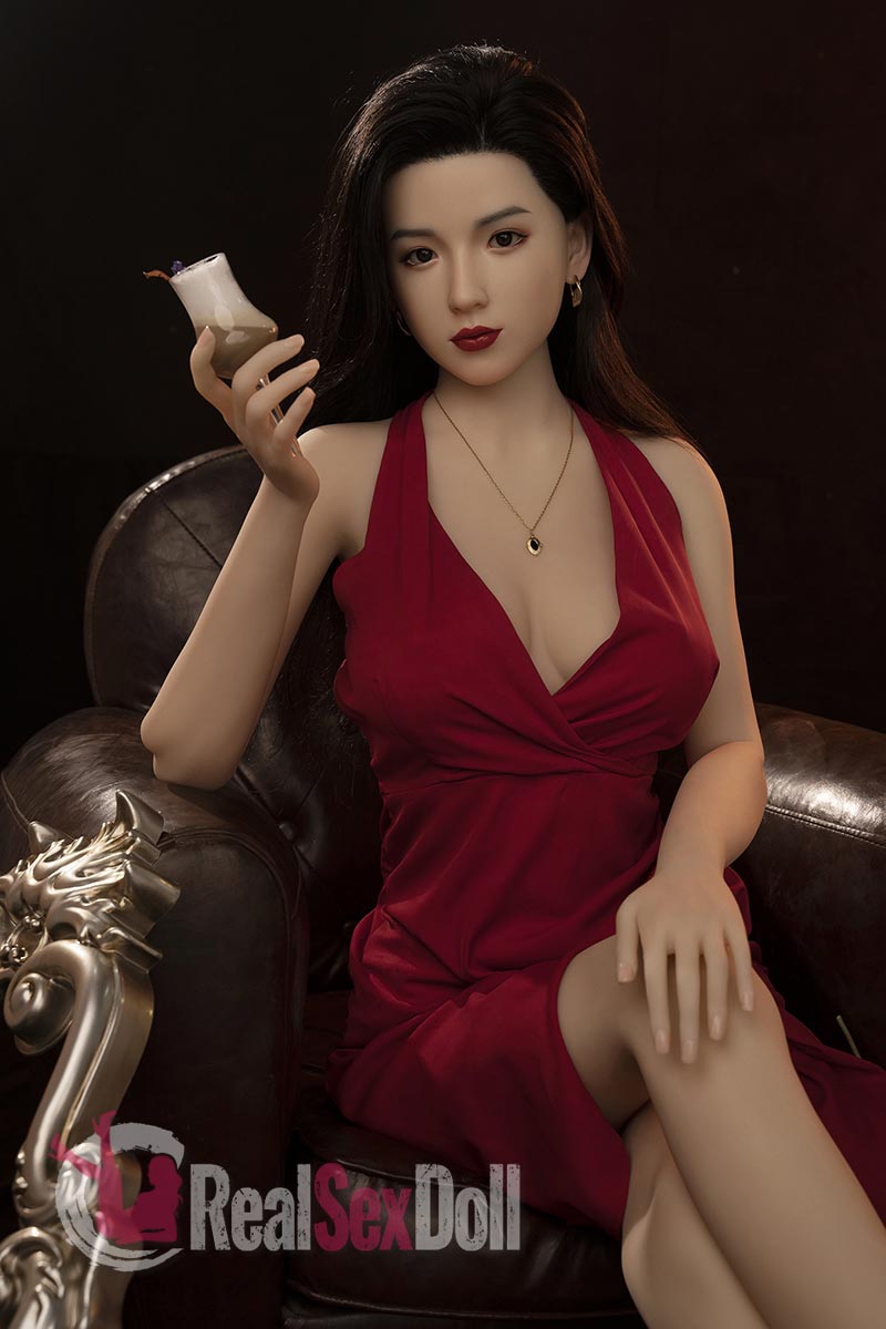 166cm / 5ft5 C-Cup Red dress brunette Sex Doll Yurio vista 6
