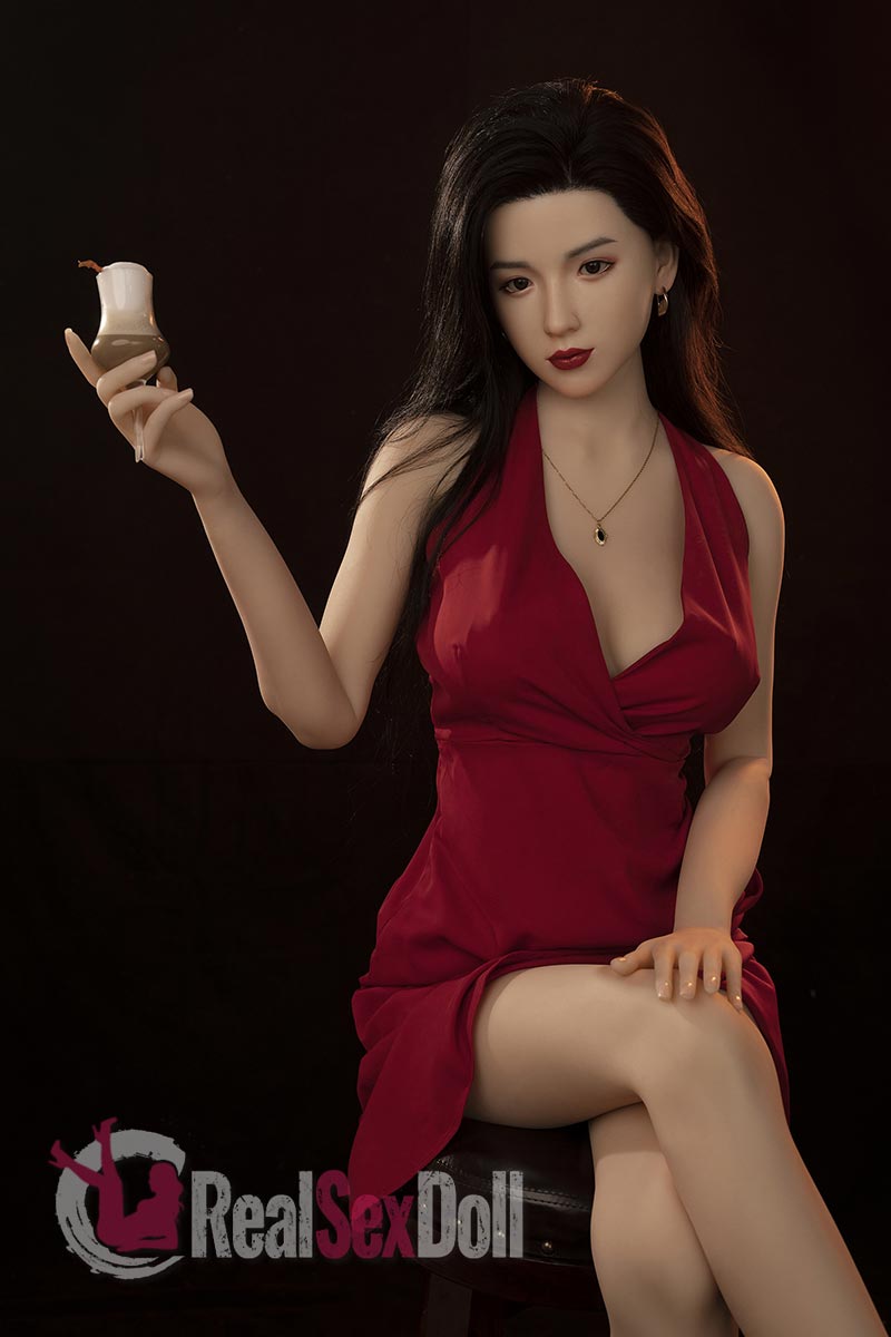 166cm / 5ft5 C-Cup Red dress brunette Sex Doll Yurio vista 5