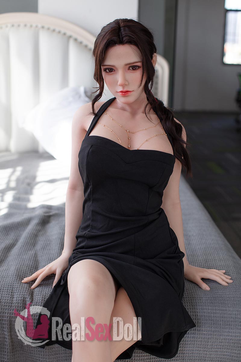 171cm / 5ft7 D-Cup Silicone Love Doll Julie vista 4