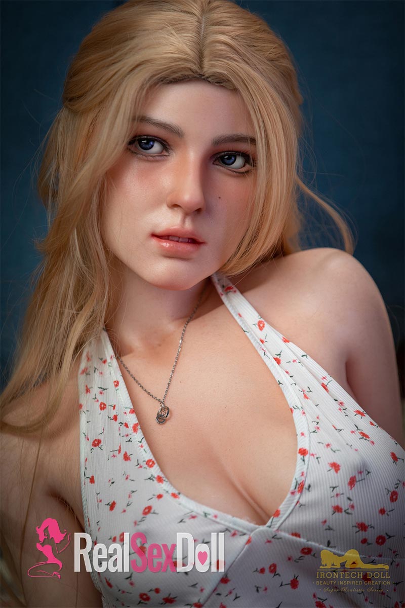 153cm / 4ft11 F-cup Blonde Curvy Love Doll Fenny vista 6