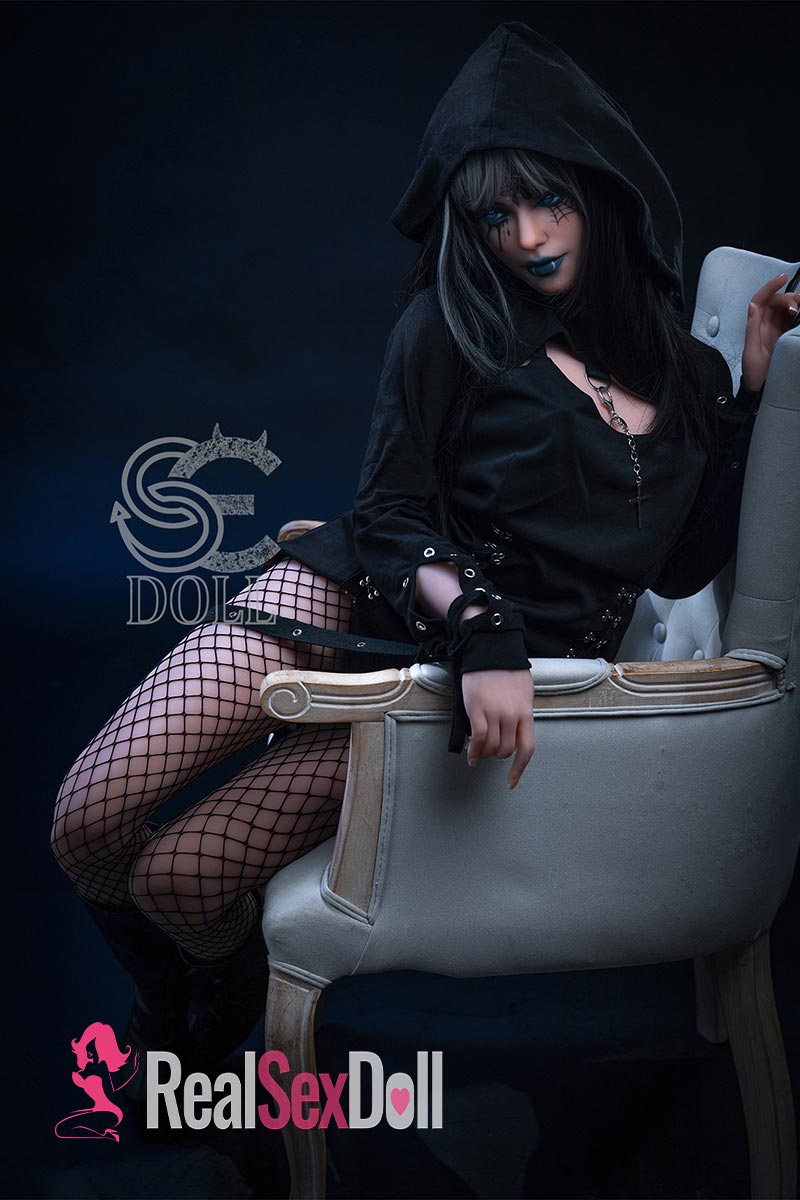 166cm / 5ft4 C-cup Gothic Sex Doll Heloise vista 2