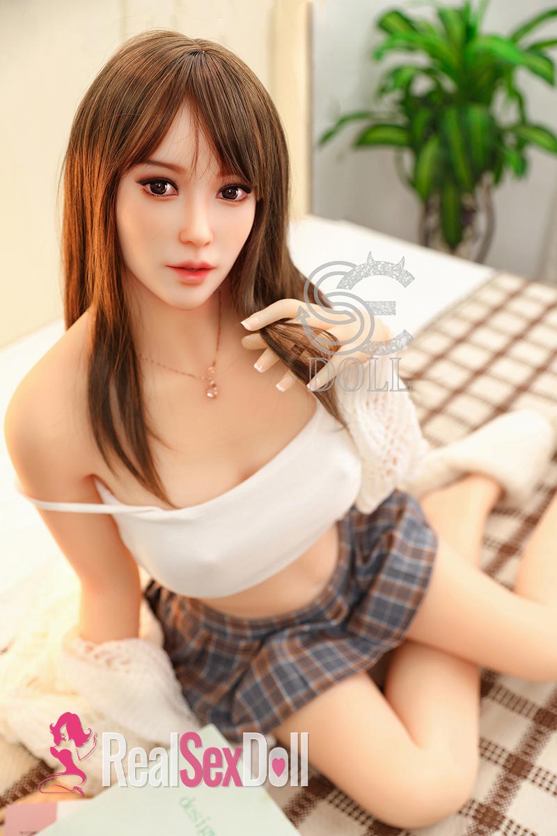 158cm / 5ft2 D-Cup Curvy Love Doll Rika vista 3