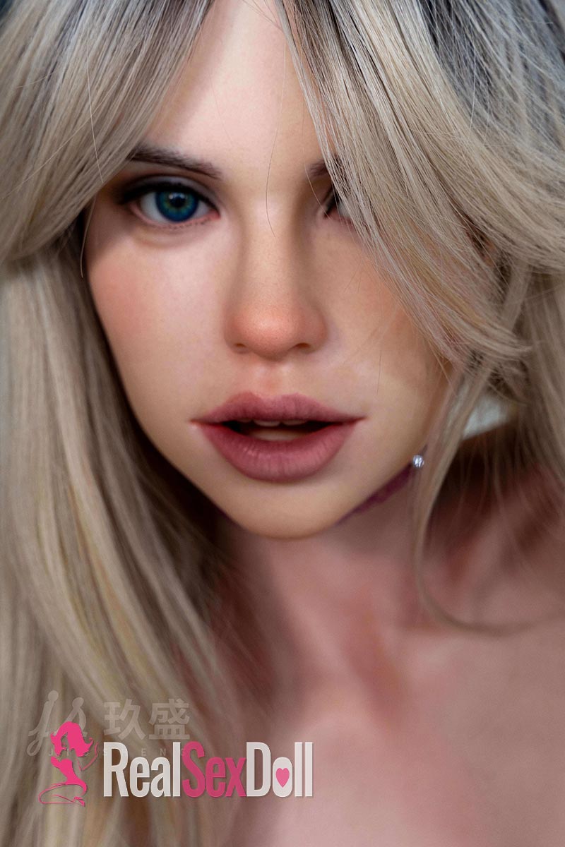 158cm / 5ft2 G-cup Full Silicone Sexy Love Doll Bianca vista 8
