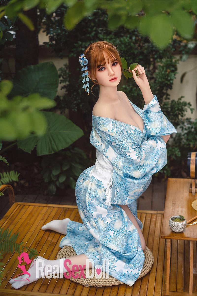 165cm / 5ft5 C-cup Full Silicone Love Doll Hezi vista 5