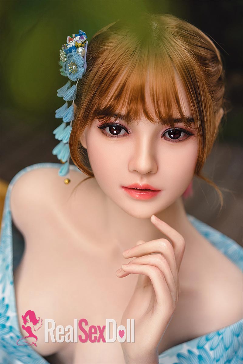 165cm / 5ft5 C-cup Full Silicone Love Doll Hezi vista 8