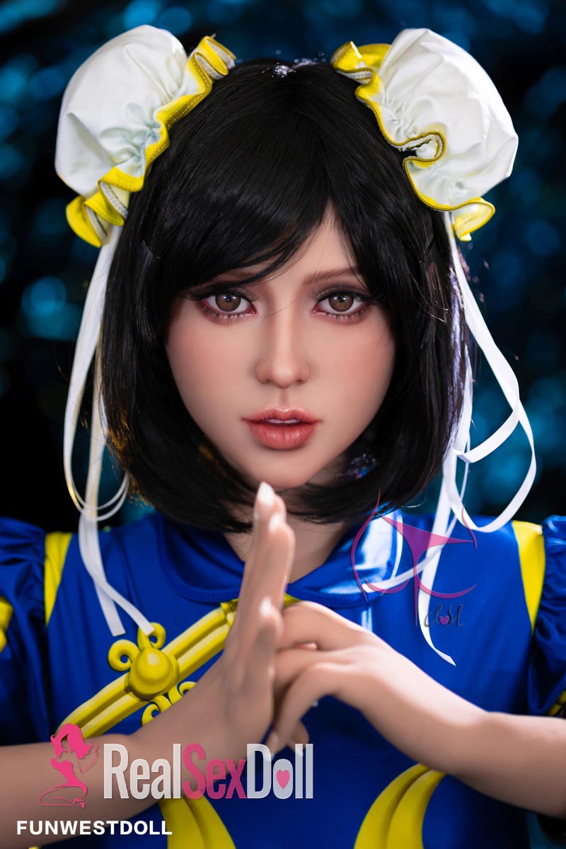 155cm / 5ft1 F-cup Cosplay Chun-Li Sex Doll Lucy vista 3