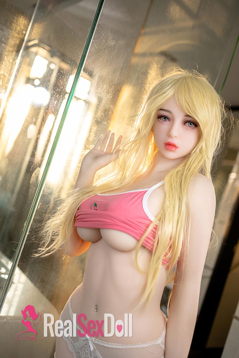 158cm / 5ft2 E-cup Blonde Sex Doll Michelle vista 8