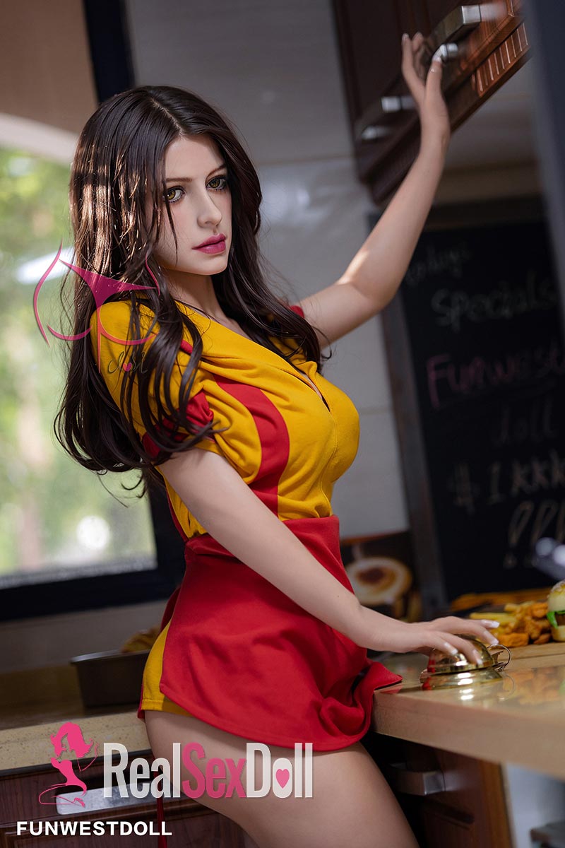155cm / 5ft1 F-cup Curvy European Sex Doll Zoey vista 5