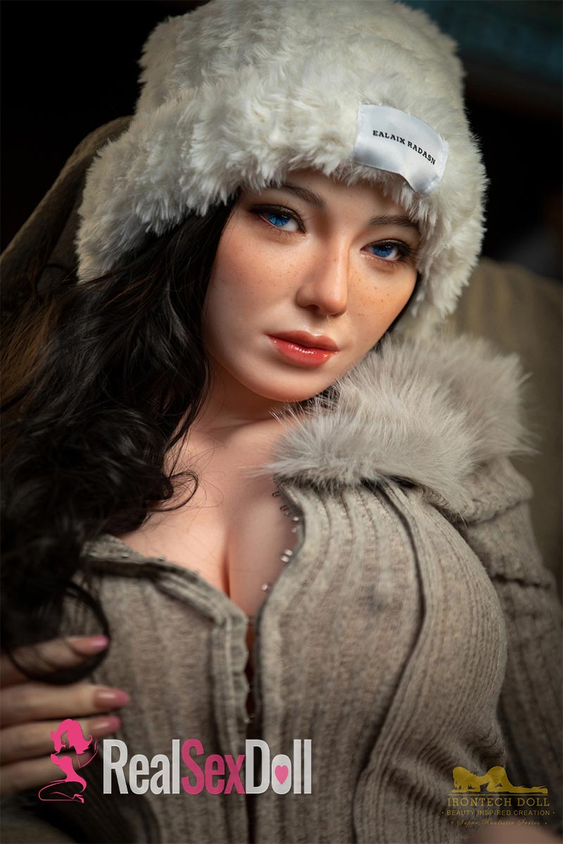 165cm / 5ft5 G-cup Full Silicone Sex Doll S22 Maria vista 3
