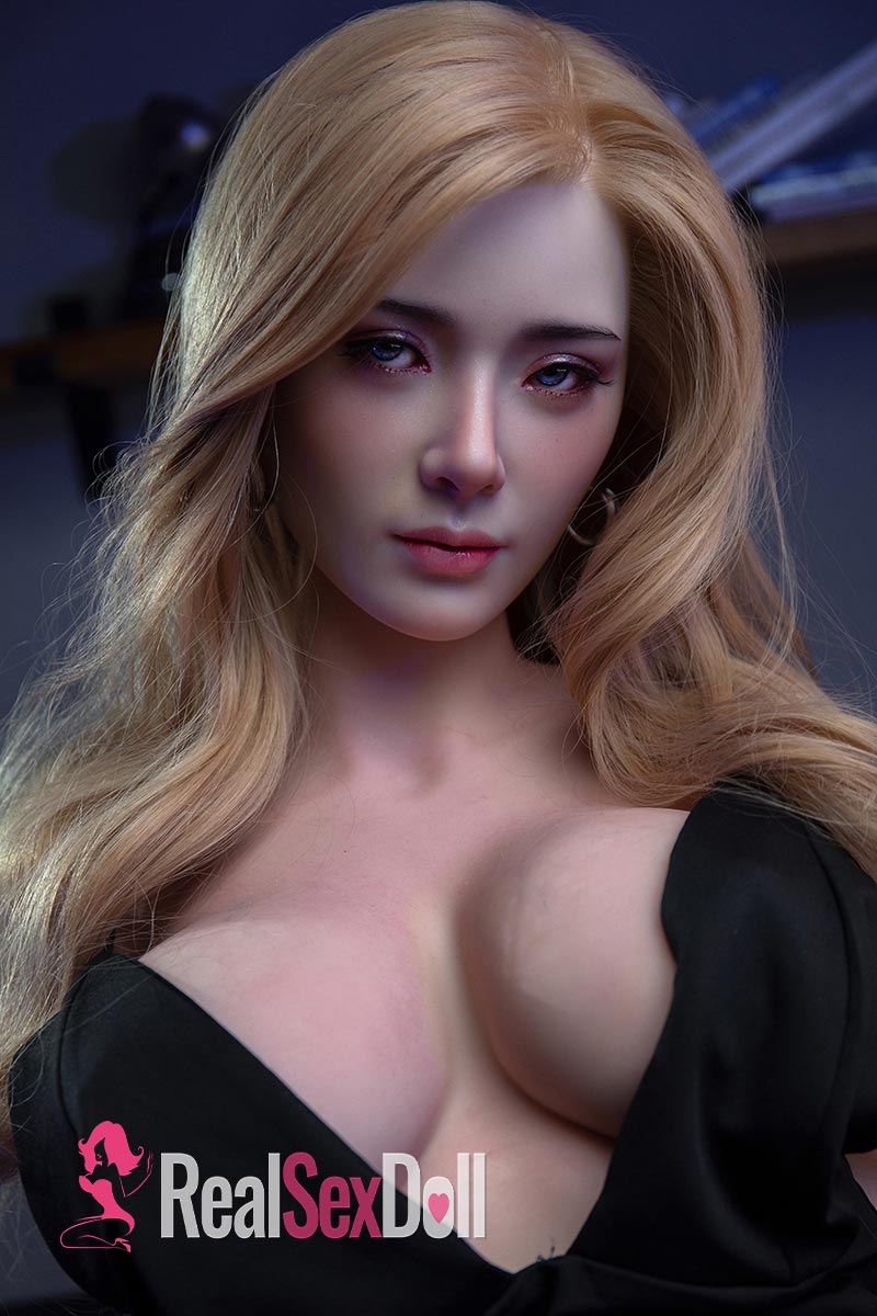 161cm / 5ft3 E-cup Silicone Head Sex Doll Elma vista 4