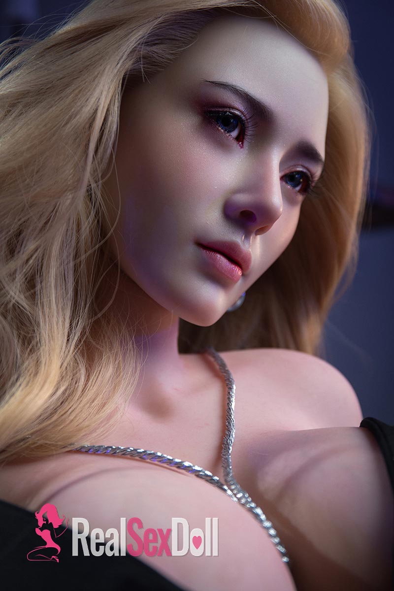 161cm / 5ft3 E-cup Silicone Head Sex Doll Elma vista 3