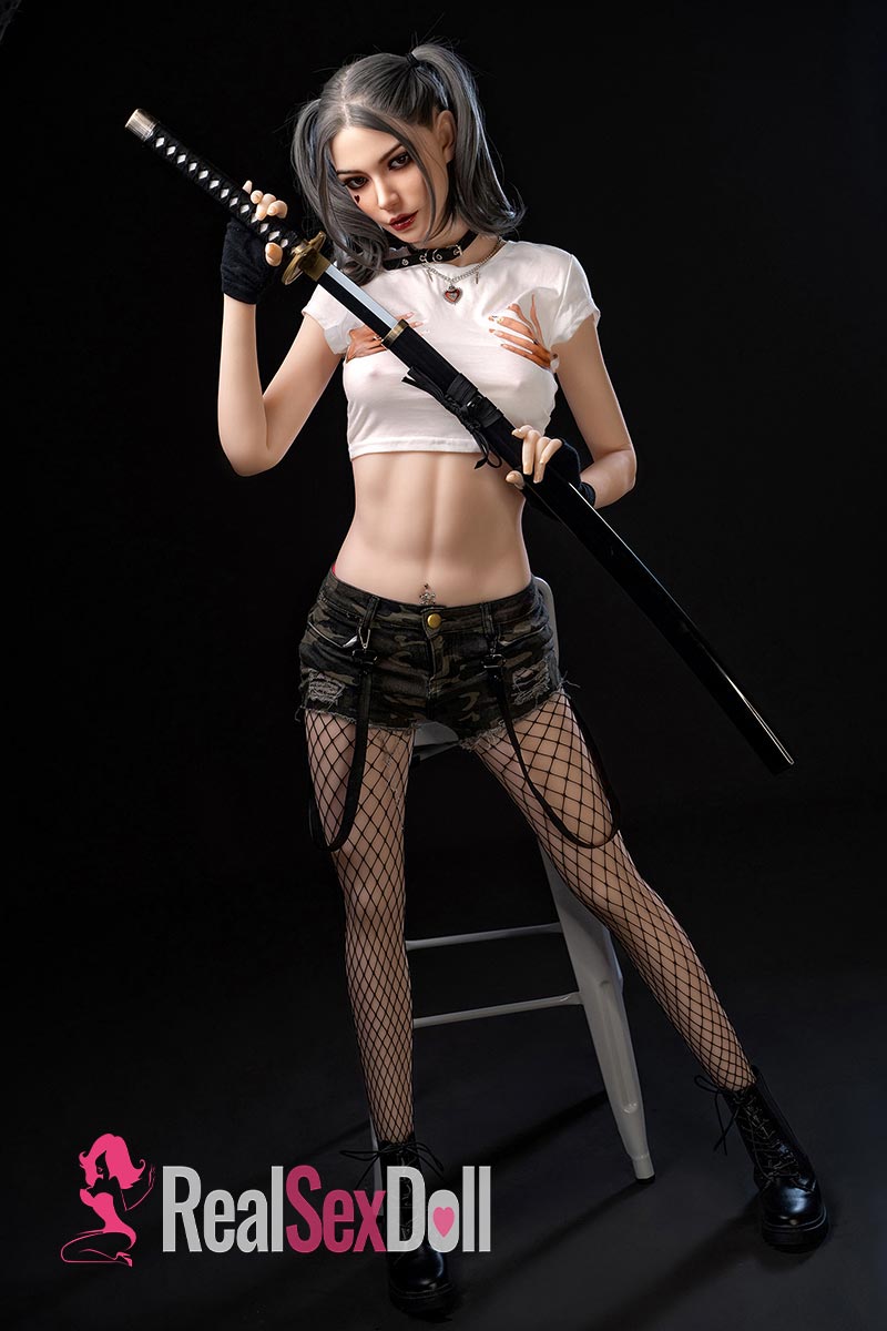 173cm / 5ft8 C-cup Wilhelmina With Silicone Head M7 vista 4