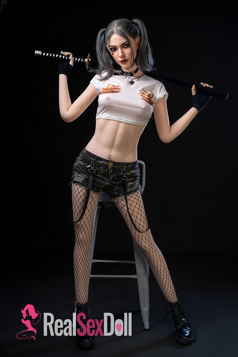 173cm / 5ft8 C-cup Wilhelmina With Silicone Head M7 vista 3