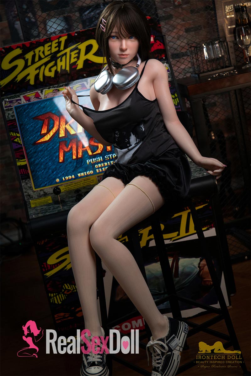 148cm / 4ft10 D-cup Japanese Silicone Sex Doll Miyuki vista 5