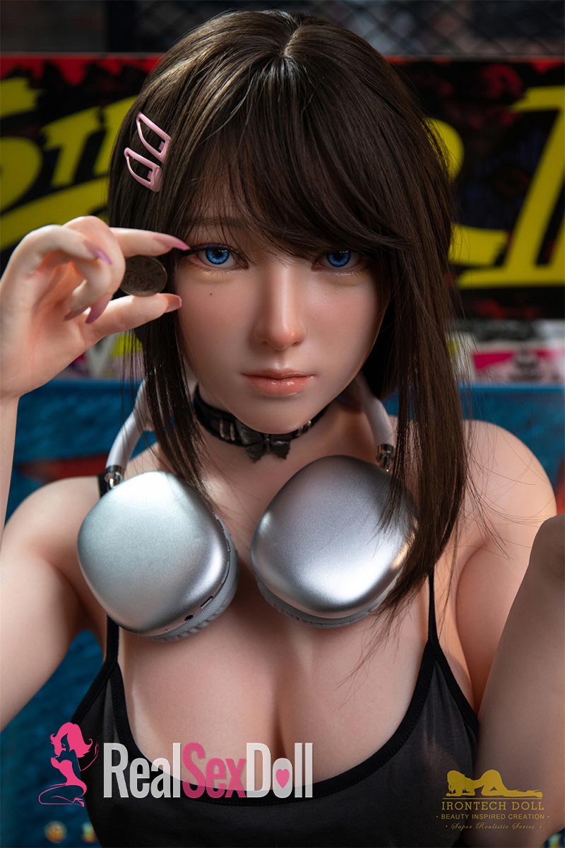 148cm / 4ft10 D-cup Japanese Silicone Sex Doll Miyuki vista 3