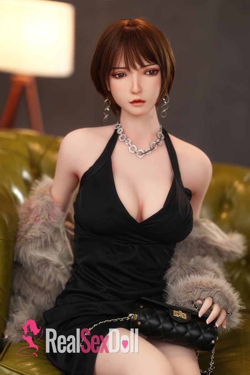 158cm / 5ft2 C-cup Asian Realistic Love Doll LengYue — 158cm — TPE