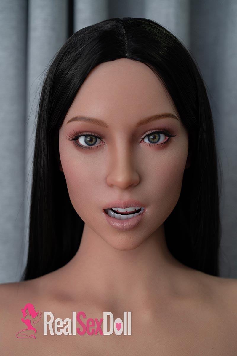 170cm / 5ft7 C-Cup Silicone Love Doll Valerie with Movable Jaws vista 7