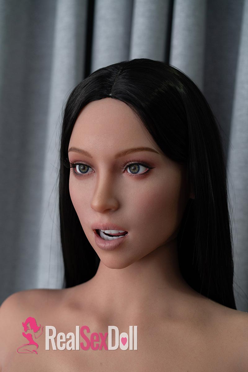 170cm / 5ft7 C-Cup Silicone Love Doll Valerie with Movable Jaws vista 5