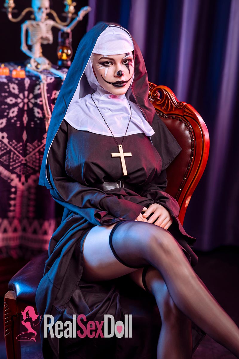 163cm / 5ft4 G-Cup Curvy Hybrid/ Silicone Halloween Sex Doll Oksana vista 4