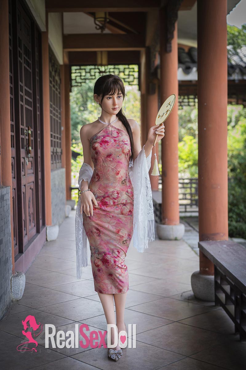 168cm / 5ft6 C-Cup Full Silicone Sex Love Doll Miho vista 2