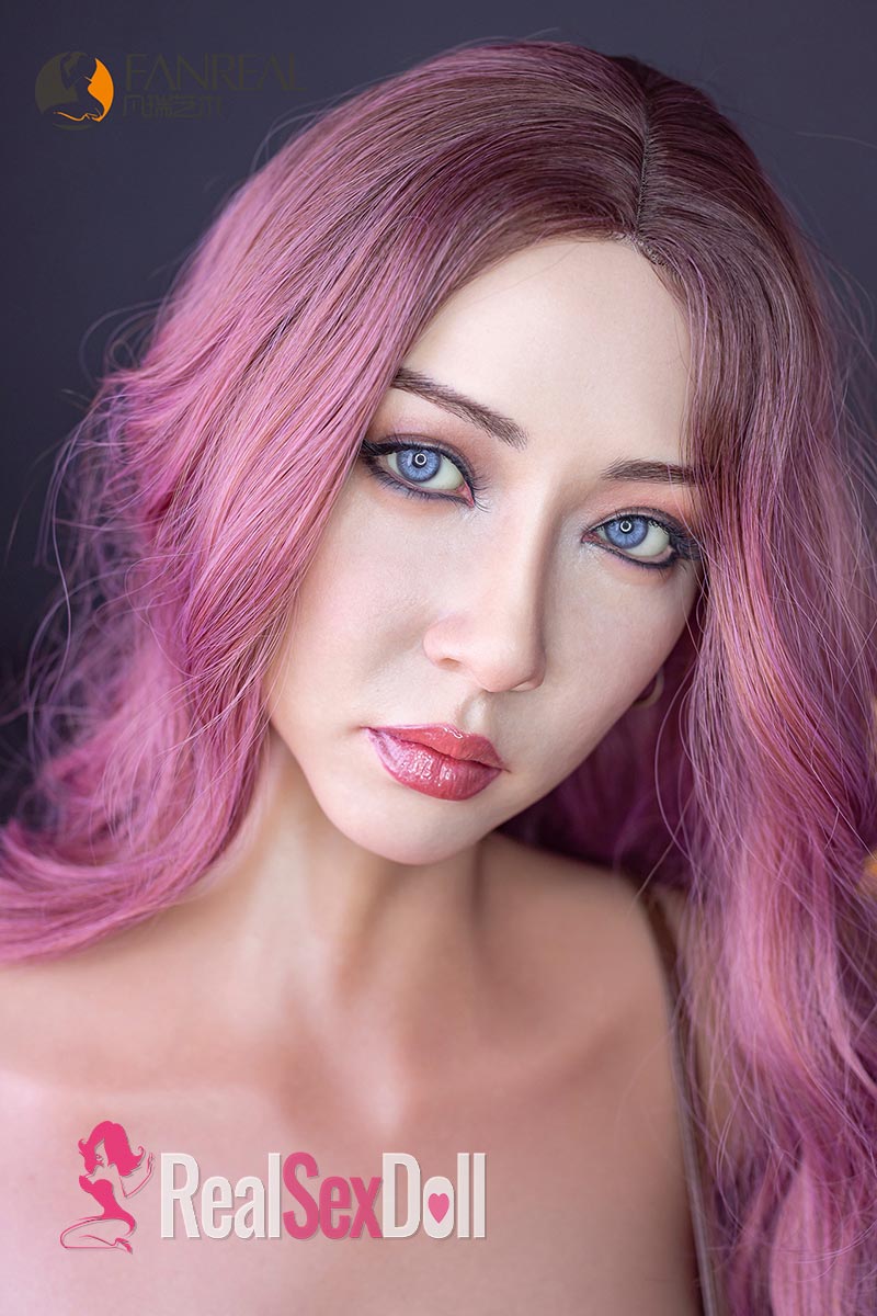 165cm / 5ft5 D-cup Silicone Milf Sex Doll Eva vista 5