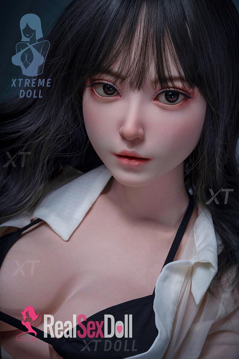 150cm / 4ft11 C-cup Silicone Sex Doll Lin with XT-20 Head vista 3