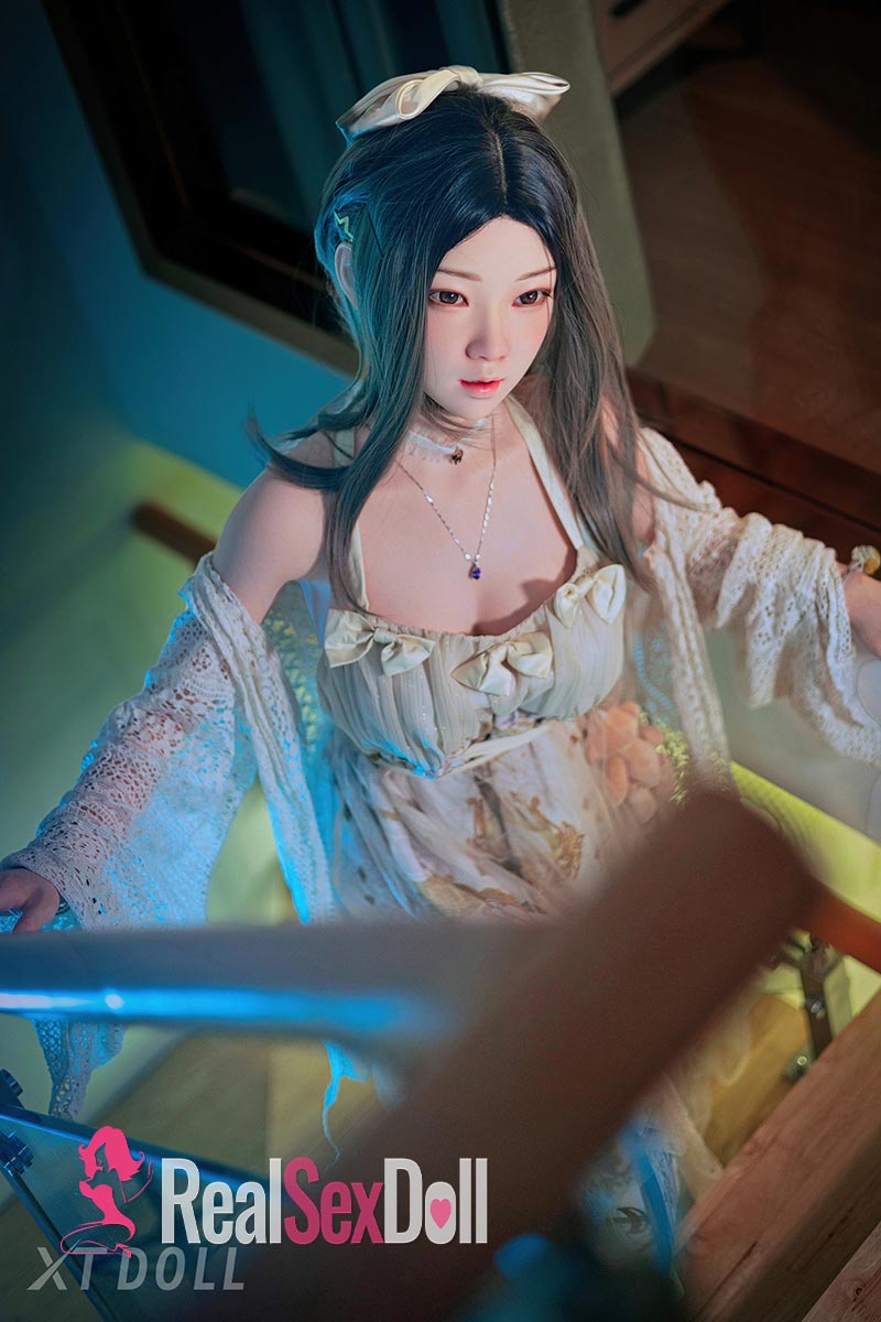 150cm / 4ft11 C-Cup Silicone Sex Doll Chase with XT-7 Head vista 7