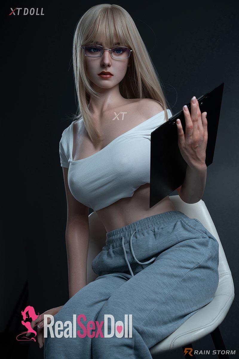 163cm / 5ft4 F-Cup Full Silicone Sex Doll Irina with XT-18head vista 3