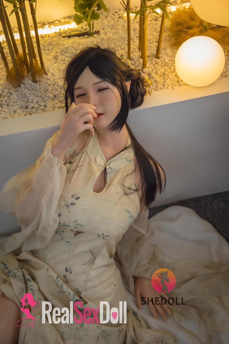 165cm / 5ft5 E-cup Curvy Asian Sex Doll Meng vista 4